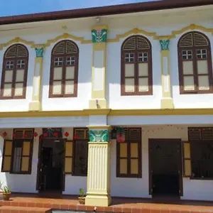 https://mari-mari-guesthouse.hotelsinmalacca.net