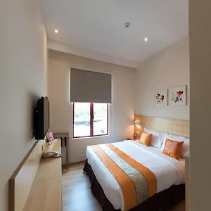 3* Hotel Six Seasons @ Mid Valley